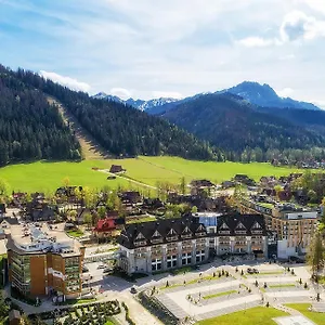 https://residence-nosalowy-dwor.zakopanehotels.org